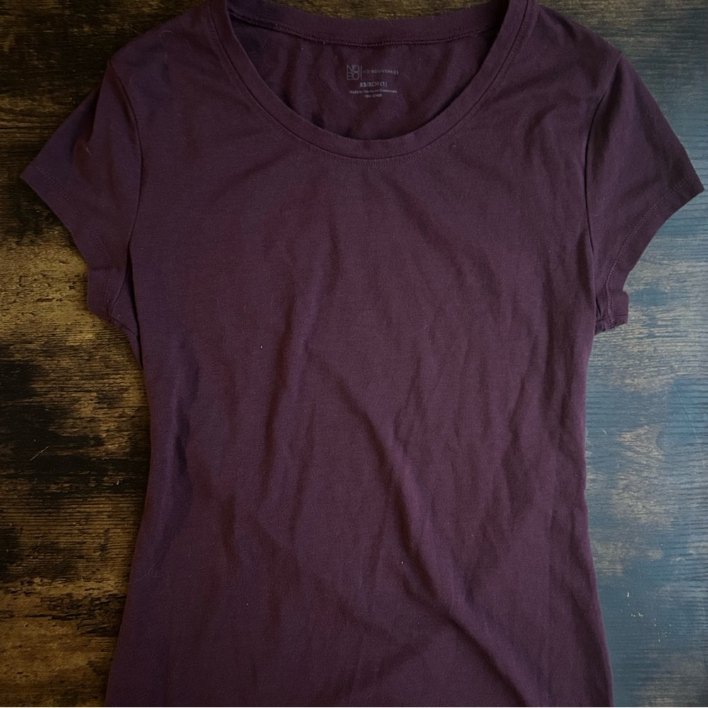 Assorted Basic T-Shirts - Picture 6 of 7